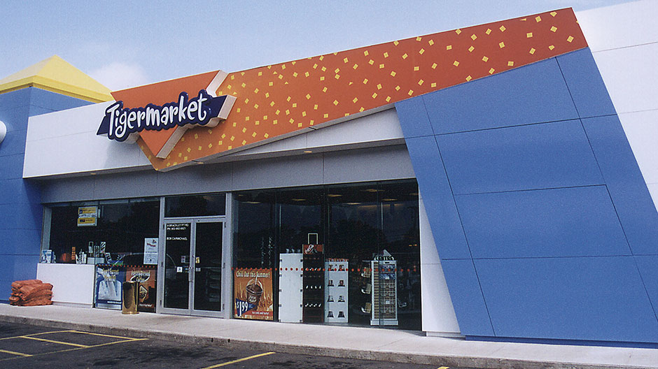 ALPOLIC MCM clads convenient store